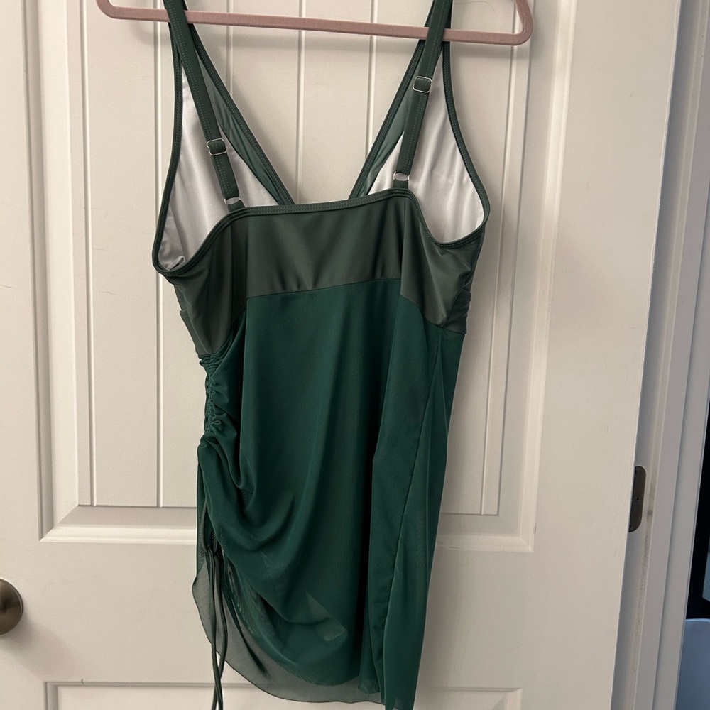 Bathing Suit 👙 - Picture 3 of 4